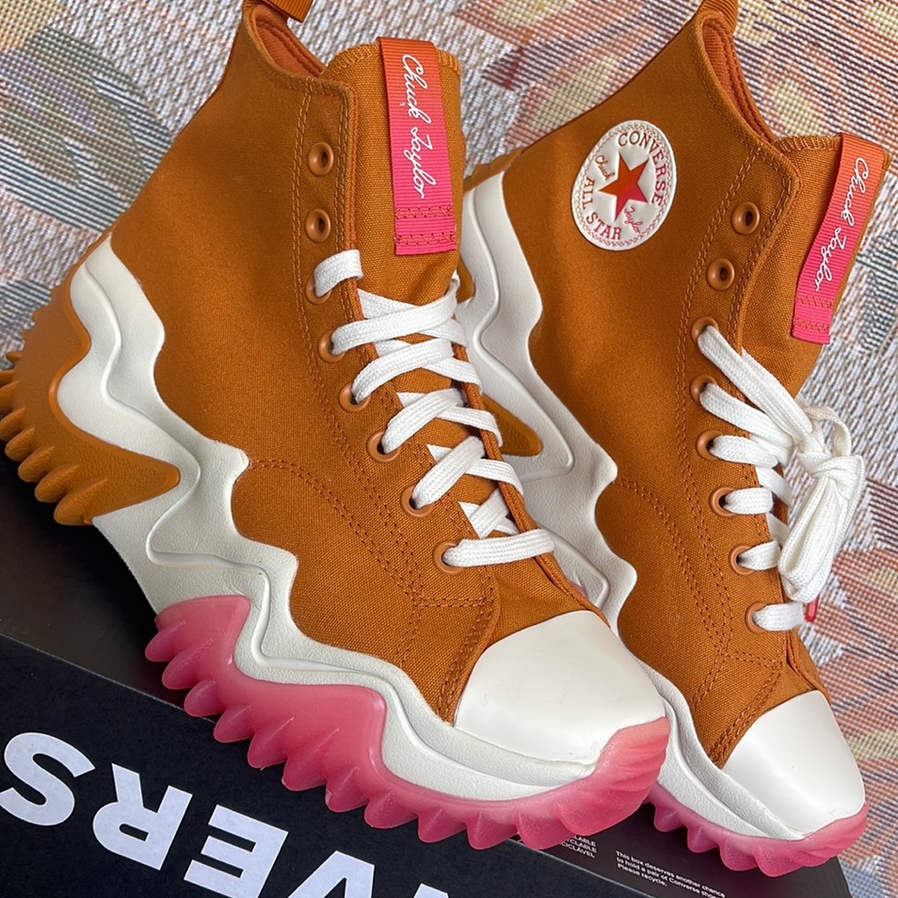 Converse Men’s A00854C
RUN STAR MOTION HI
MONARCH/STRAWBERRY JAM/EGRET
Sneakers - Picture 8 of 16
